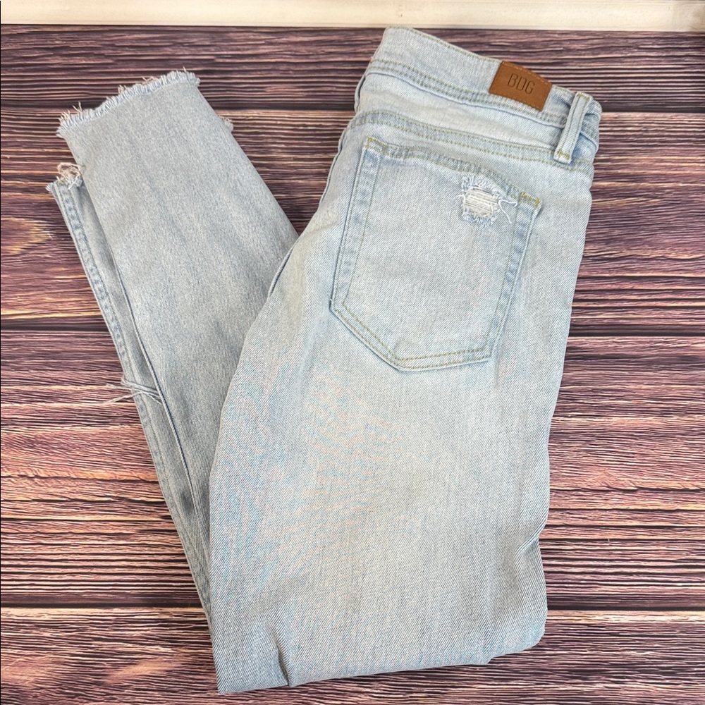 BDG (Urban Outfitters) Light Wash Women's Raw Hem Distressed Jeans